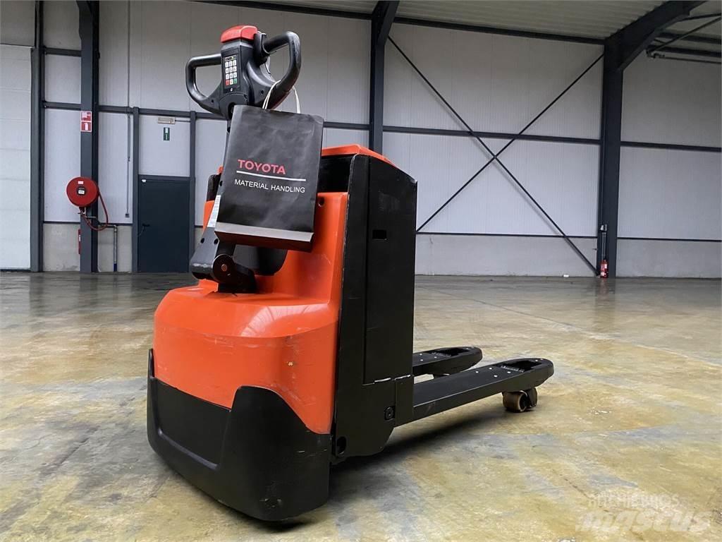 Toyota LWE200 Hand pallet truck