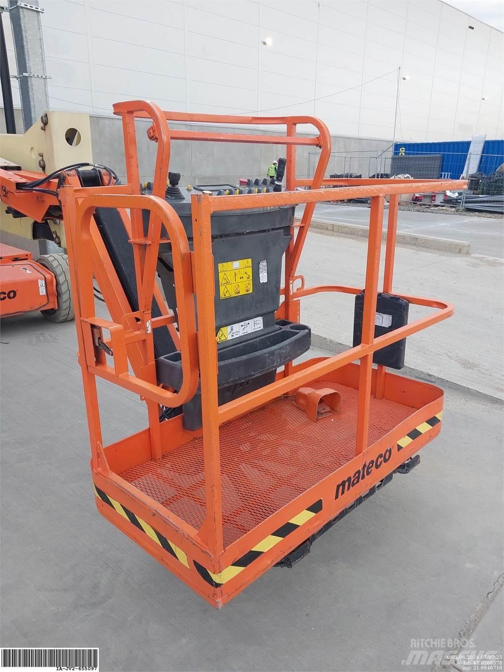 JLG E450AJ Articulated boom lifts