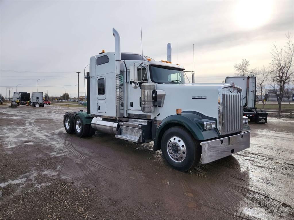 Kenworth W900L Prime Movers