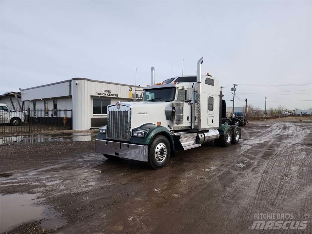 Kenworth W900L Prime Movers