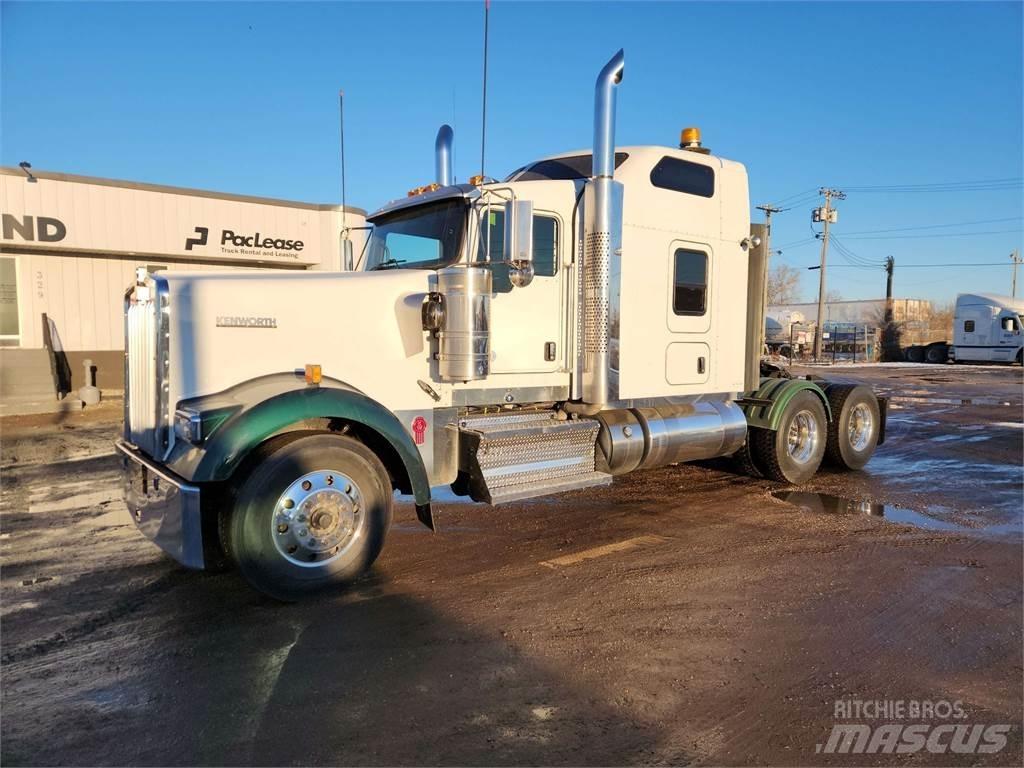 Kenworth W900L Prime Movers