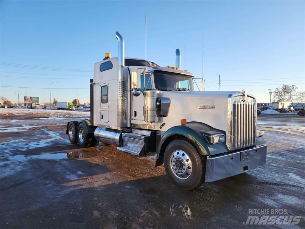 Kenworth W900L Prime Movers