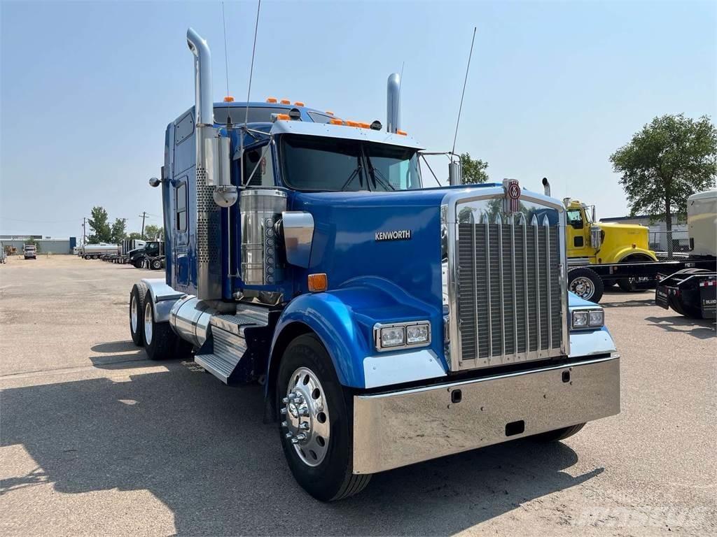 Kenworth W900L Prime Movers