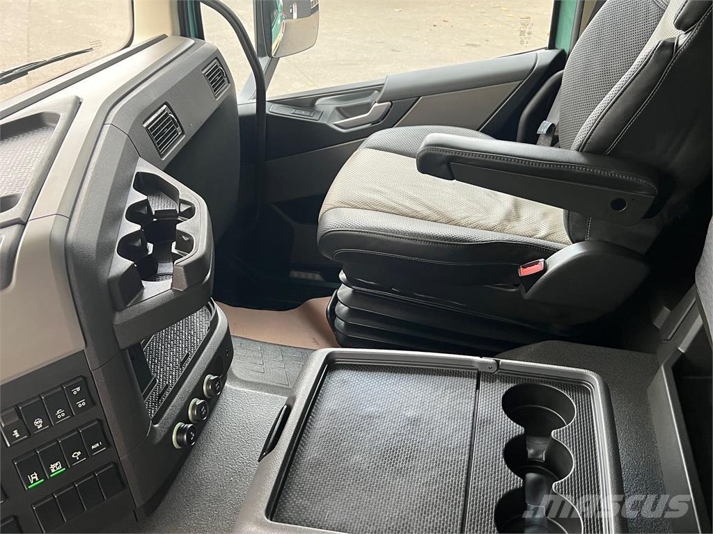 Volvo FM500 Globe Demountable trucks