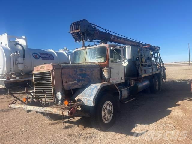 Autocar  Truck mounted drill rig