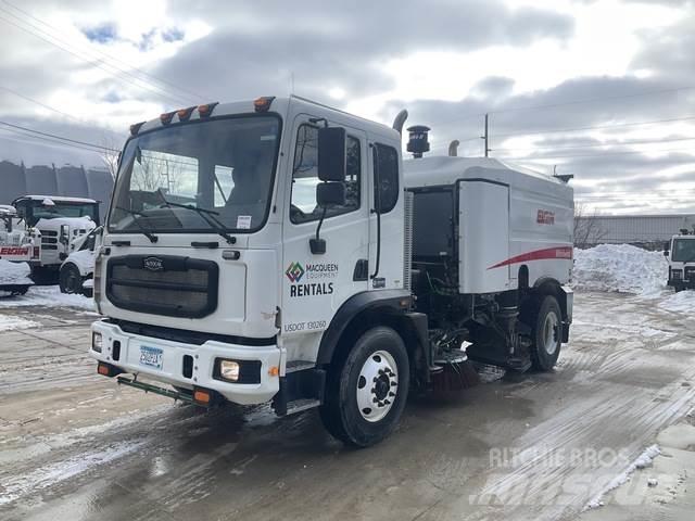 Autocar  Sweeper trucks