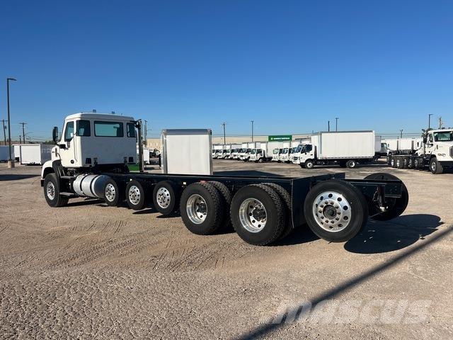 Autocar DC64 Cabins and interior