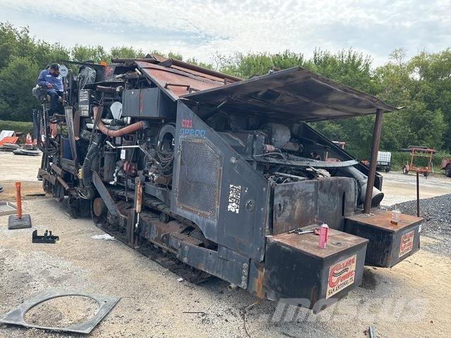  Bearcat SP-200 Asphalt pavers