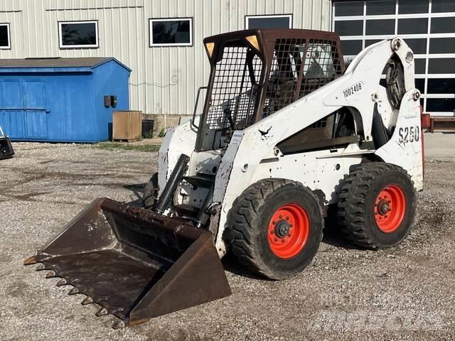 Bobcat S250 Skid steer loaders