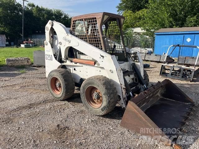 Bobcat S250 Skid steer loaders