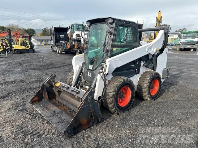 Bobcat S76 Skid steer loaders