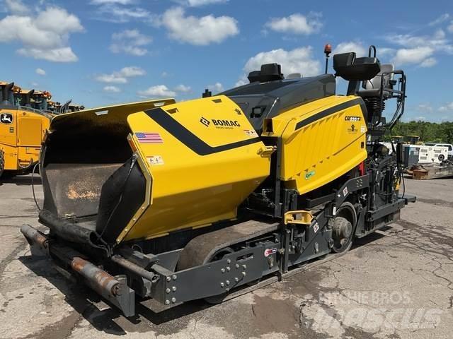 Bomag CR-820T Asphalt pavers