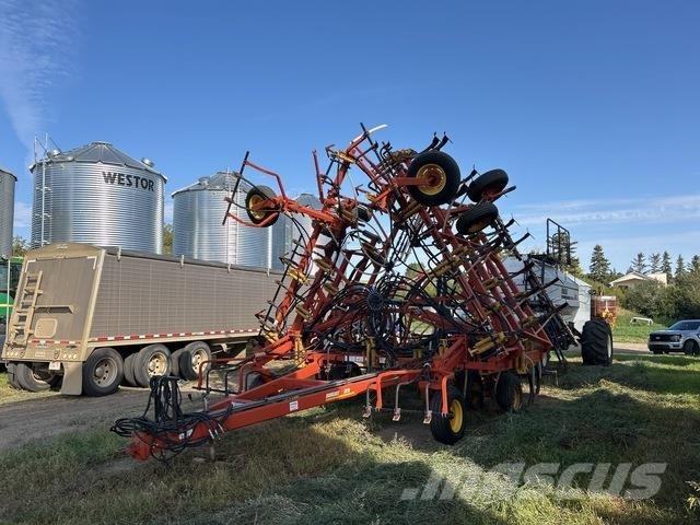 Bourgault 8810 Drills