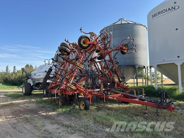 Bourgault 8810 Drills