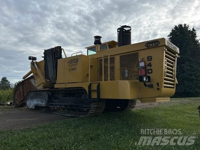  Capitol 940 Trenchers