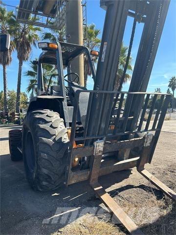 CASE 586H Rough terrain truck