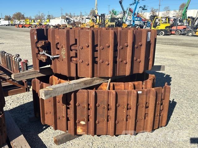 CAT  Tracks, chains and undercarriage