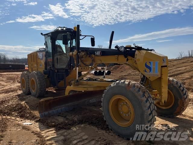 CAT 140 Graders