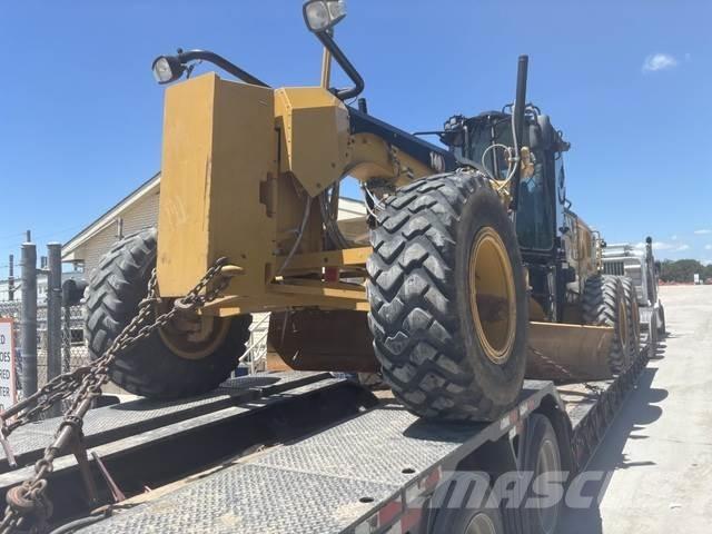CAT 140 Graders