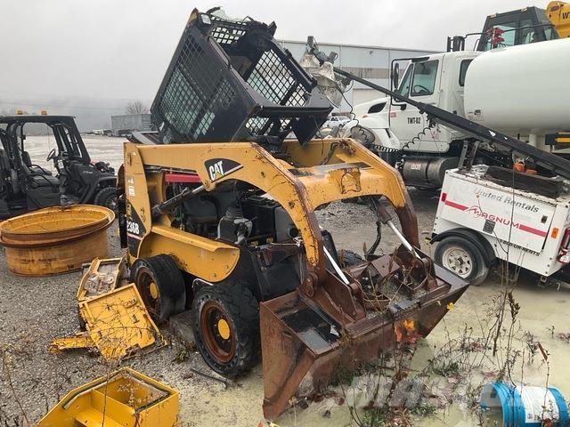 CAT 236B Skid steer loaders