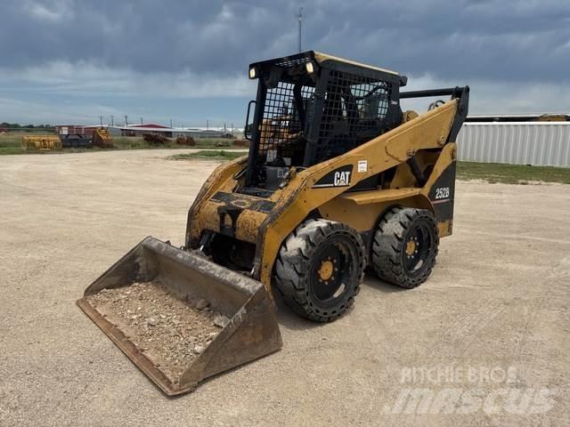 CAT 252B Skid steer loaders