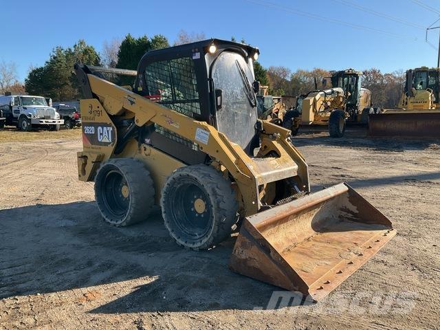 CAT 262D Skid steer loaders