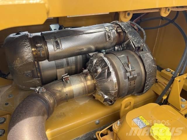 CAT 352 Crawler excavators