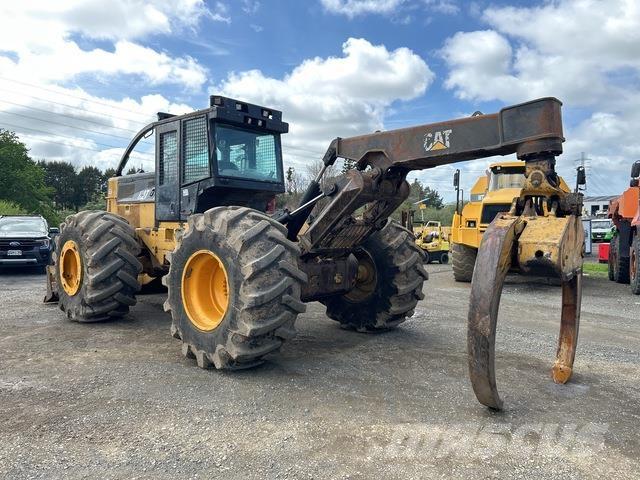 CAT 525C Skidders