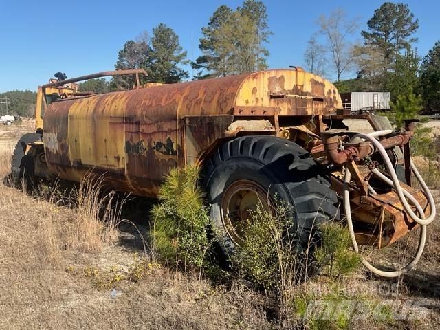 CAT 613B Water bowser