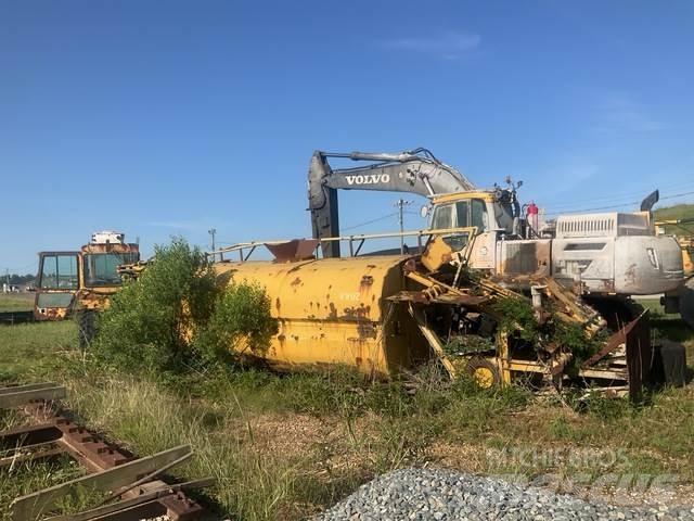 CAT 613C Water bowser