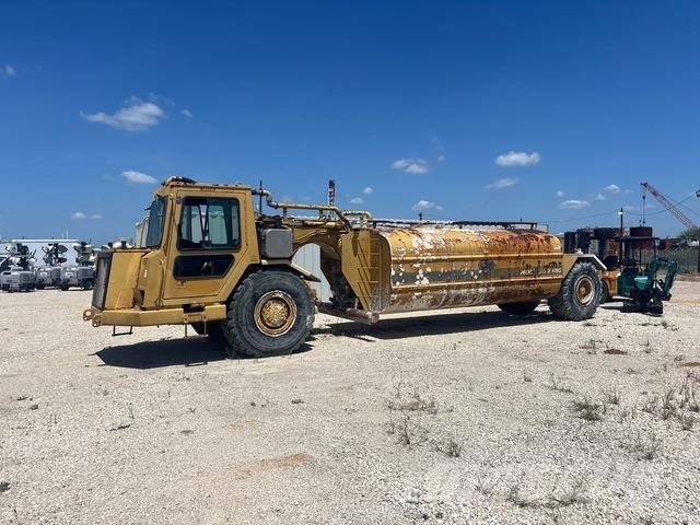 CAT 613C Water bowser