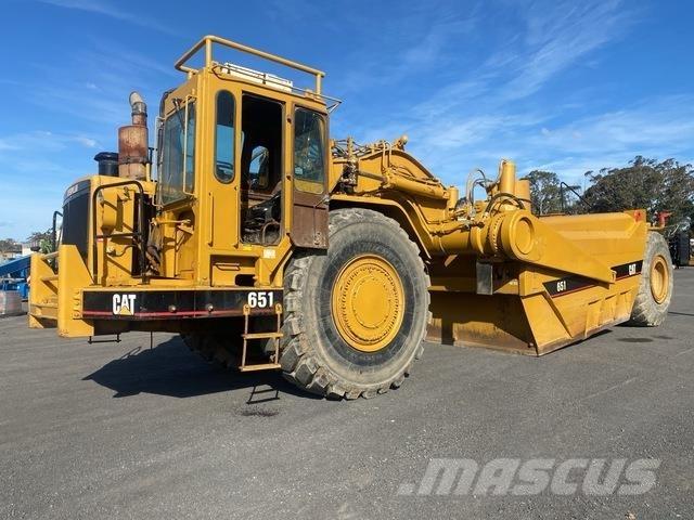 CAT 651 Water bowser