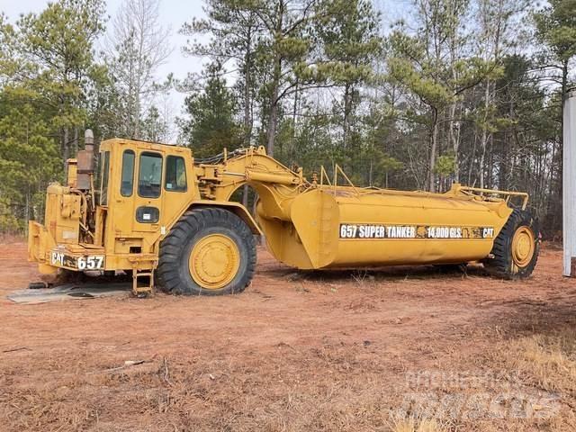 CAT 657 Water bowser