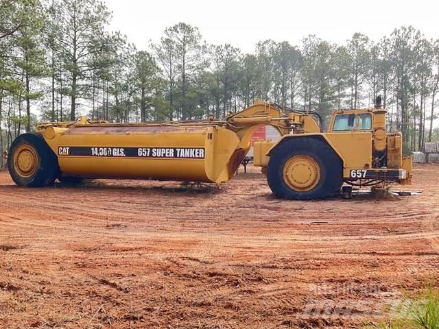 CAT 657 Water bowser