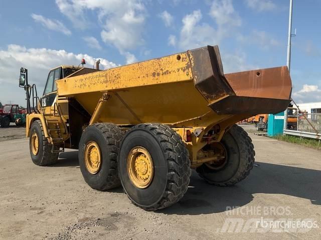 CAT 725 Articulated Haulers