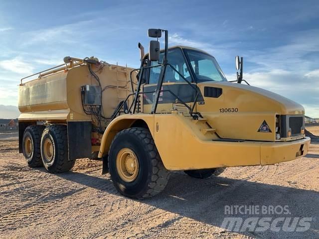 CAT 735 Water bowser