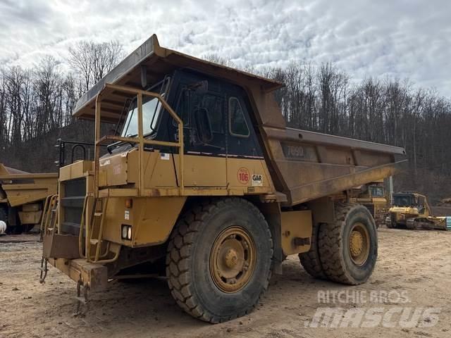 CAT 769D Articulated Haulers