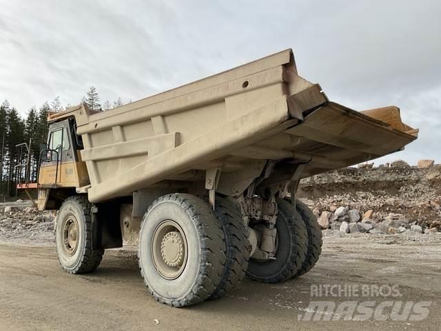 CAT 771D Articulated Haulers