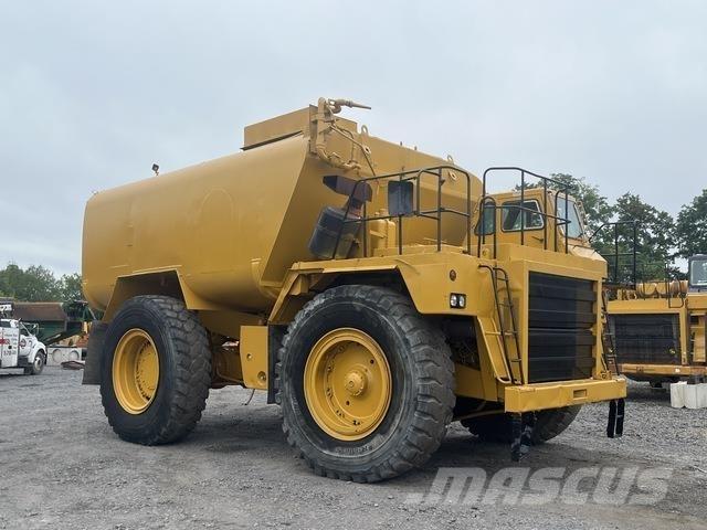 CAT 777B Water bowser