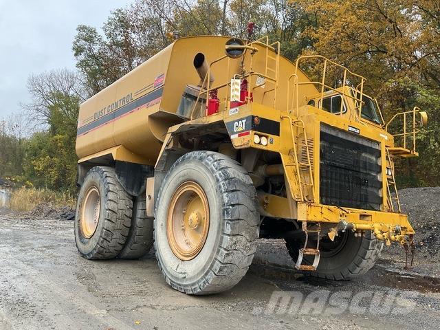 CAT 777B Water bowser