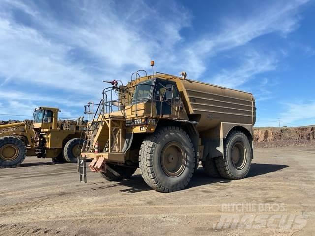 CAT 777D Water bowser