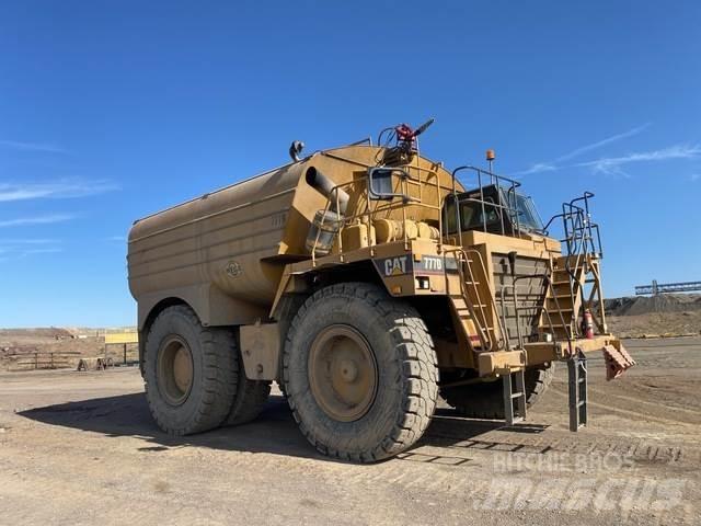 CAT 777D Water bowser