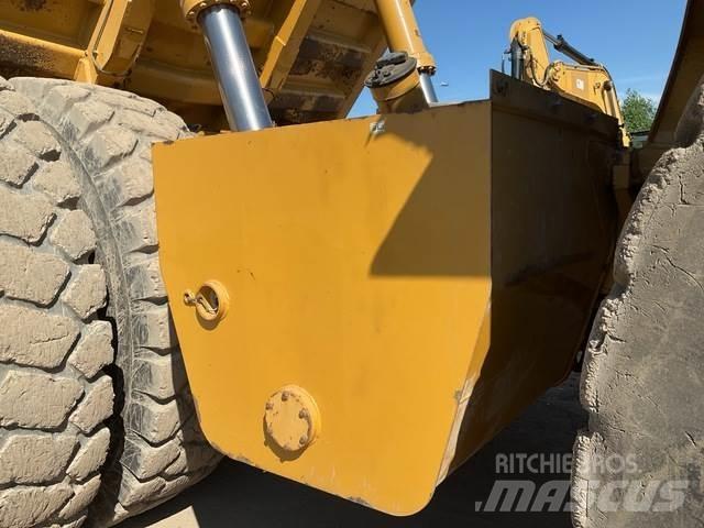 CAT 777F Articulated Haulers