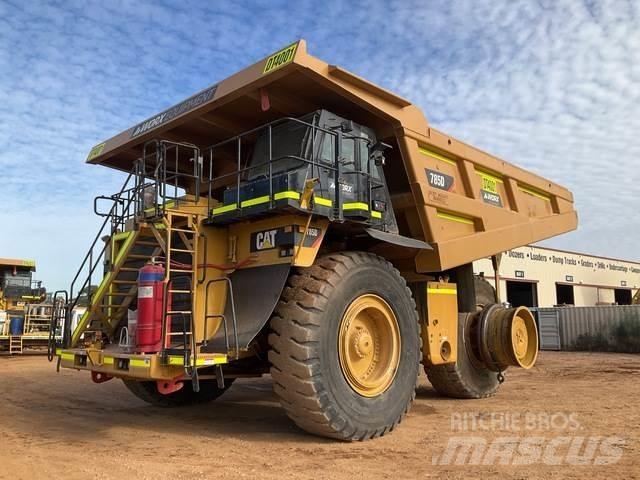 CAT 785D Articulated Haulers