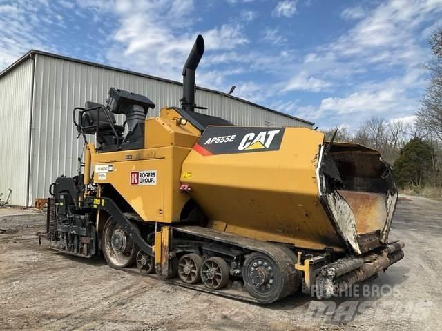 CAT AP555E Asphalt pavers