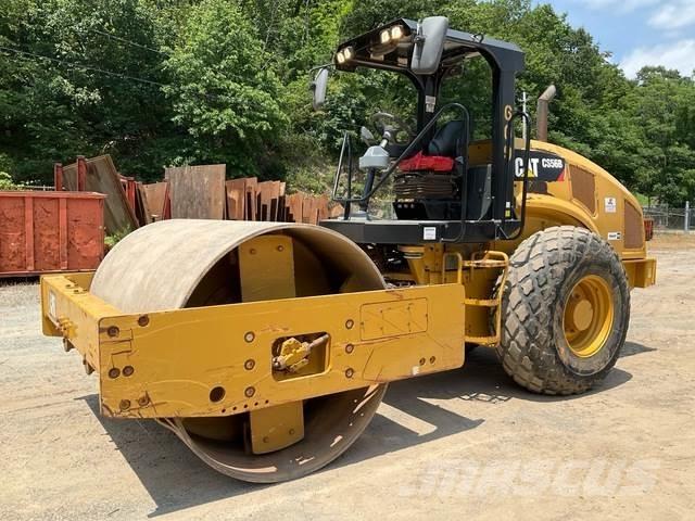 CAT CS56B Single drum rollers