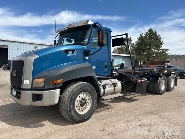 CAT CT660 Skip bin truck