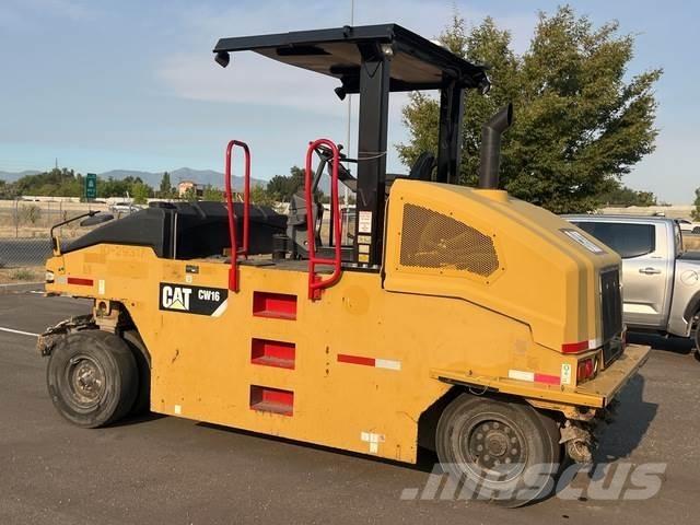 CAT CW16 Pneumatic tired rollers