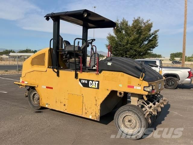 CAT CW16 Pneumatic tired rollers