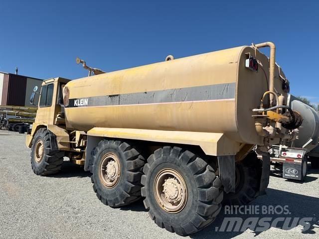 CAT D250 Water bowser